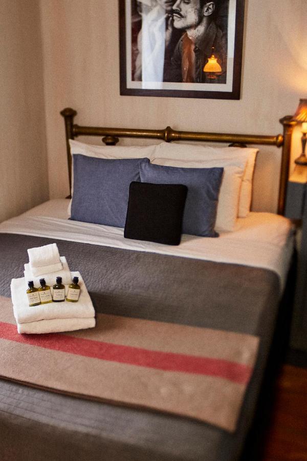 Crew'S Quarters Boarding House - Caters To Men Otel Provincetown Dış mekan fotoğraf
