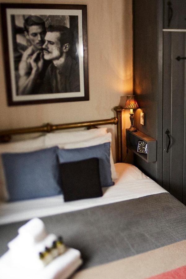 Crew'S Quarters Boarding House - Caters To Men Otel Provincetown Dış mekan fotoğraf